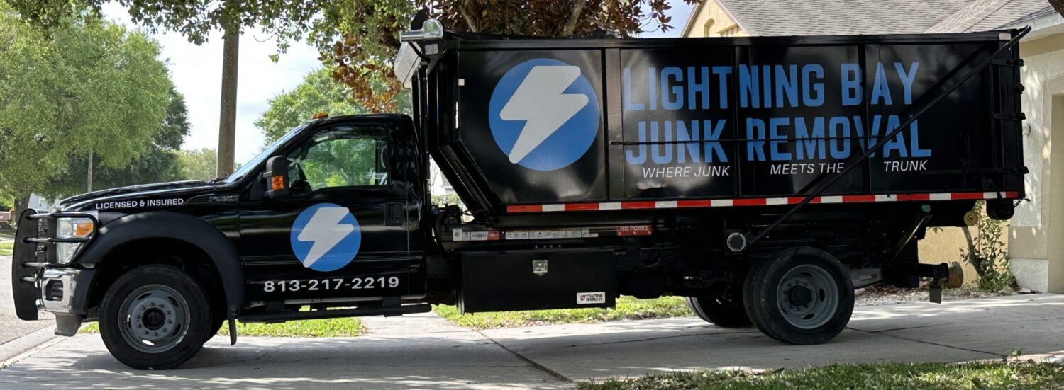 Lightning Bay Junk Truck Sideview